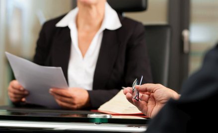 RPO do Ziobry: Czy obywatel musi osobiście pojawić się na wezwanie komornika?