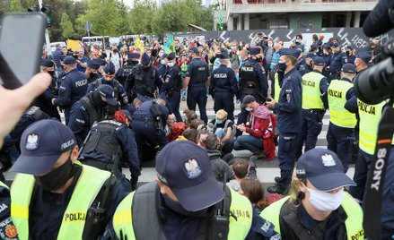 Aktywiści domagają się ogłoszenia alarmu klimatycznego