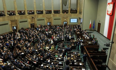 Putinowska Rosja – raj kobiet. Komentarz do debaty o aborcji w Sejmie