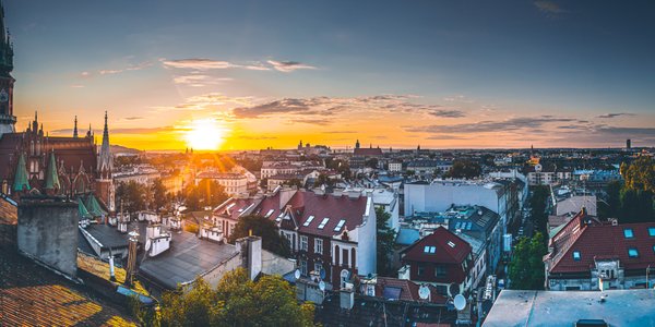 Mniej znaków, więcej aplikacji. Tak zmienia się zw