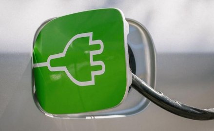 Elektromobilne fakty i zupełne fantazje