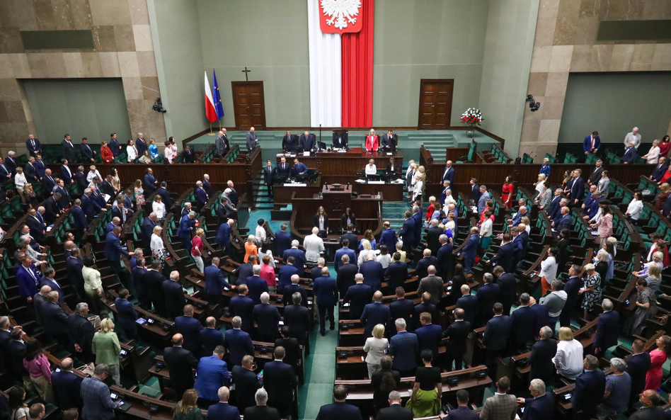 Opozycja krytycznie o nowelizacji budżetu