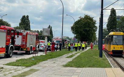 Warszawa. Tramwaj przyciął nogę i przeciągnął pięciolatka kilkaset metrów. Dziecko nie żyje