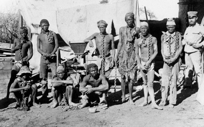 Zdjęcie, wykonane podczas wojny Niemiec przeciwko ludom Herero i Nama w Namibii w latach 1904-1908, 