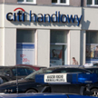 Bank Handlowy: Zyski coraz częściej zostają na przyszły rok