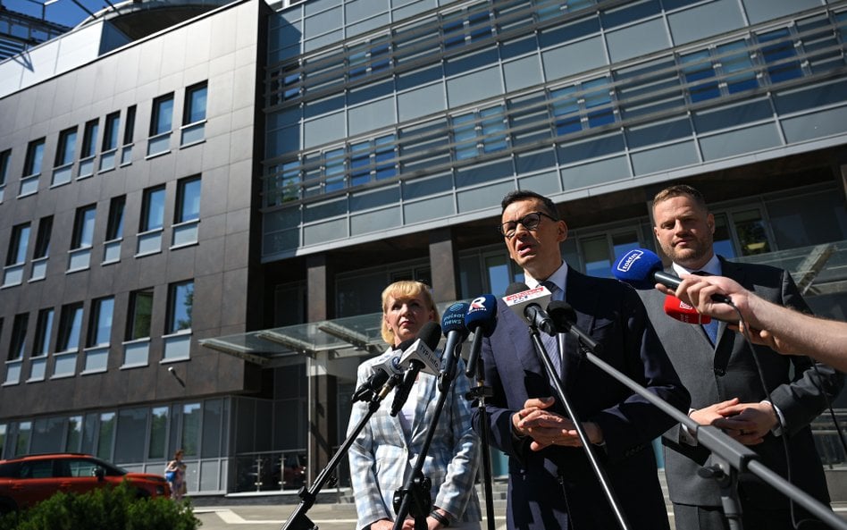 Posłowie PiS z kontrolą w Szpitalu Południowym