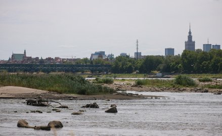Eksperci ostrzegają, że poziom Wisły może się jeszcze obniżyć.
