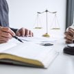 Ugoda sądowa a zwrot opłaty sądowej. SN ma rozstrzygnąć, czy trzeba ją oddać
