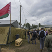 Zagraniczni dziennikarze w obozie wagnerowców nieopodal wsi Cel, 90 km od Mińska, lipiec 2023