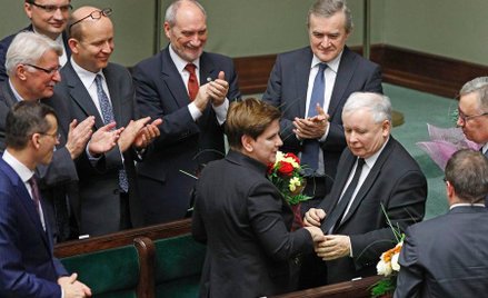 Polacy martwią się o demokrację