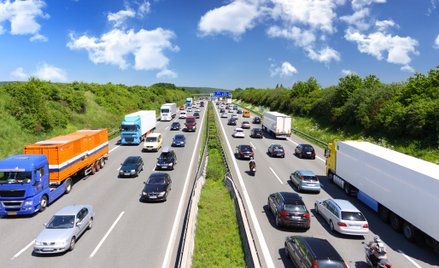 Rząd pogrąża polskich przewoźników