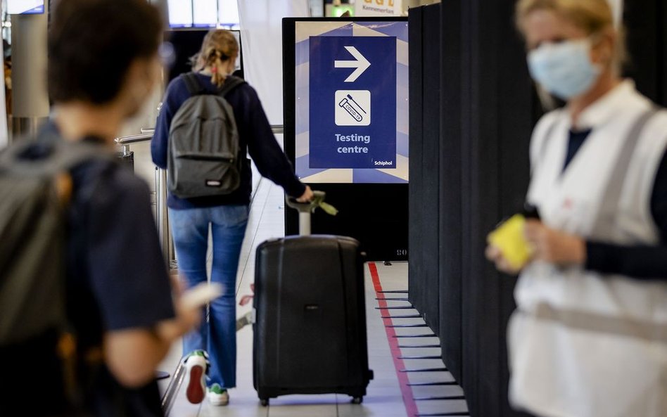 Holendrzy też tną zatrudnienie na lotniskach