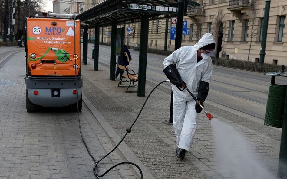 Kraków znalazł się w żółtej strefie. Sopot zagrożony