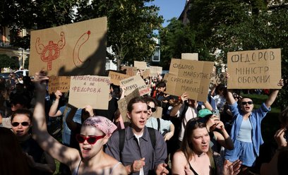 Kijów, protest przeciw decyzji Wołodymyra Zełenskiego w sprawie usunięcia z rządu Ukrainy Mychajły F