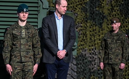 Książę William podczas spotkania z polskimi i brytyjskimi żołnierzami na terenie 3. Podkarpackiej Br