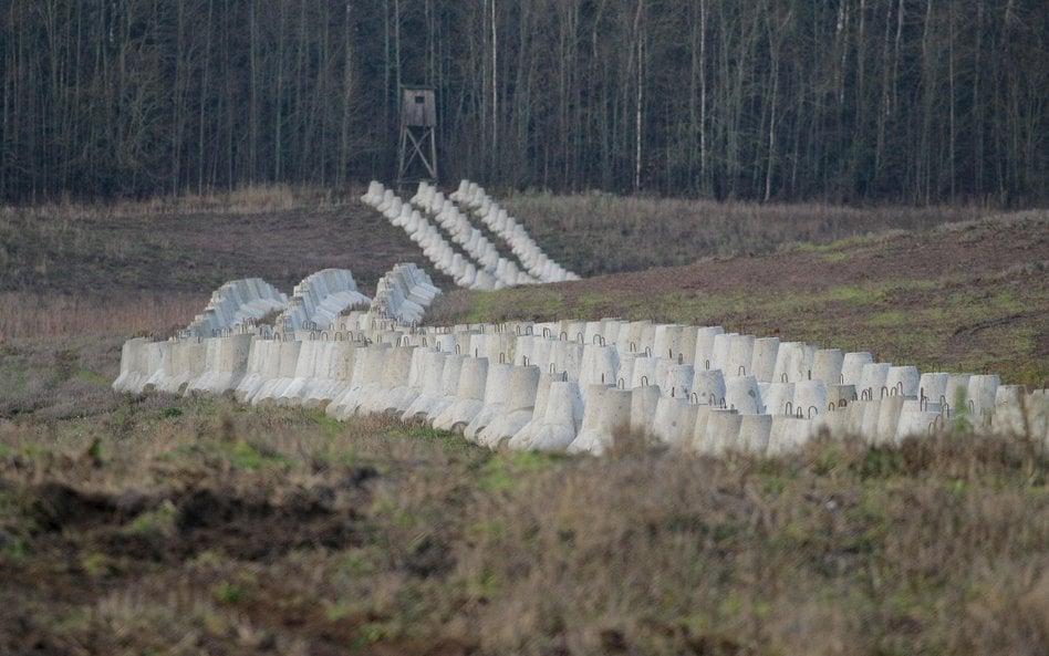 Budowa Tarczy Wschód – umocnień na granicy polsko-rosyjskiej w okolicach miejscowości Dąbrówka w Pol