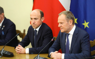 Przewodniczący Platformy Obywatelskiej Donald Tusk  oraz przewodniczący KP KO Borys Budka   podczas 