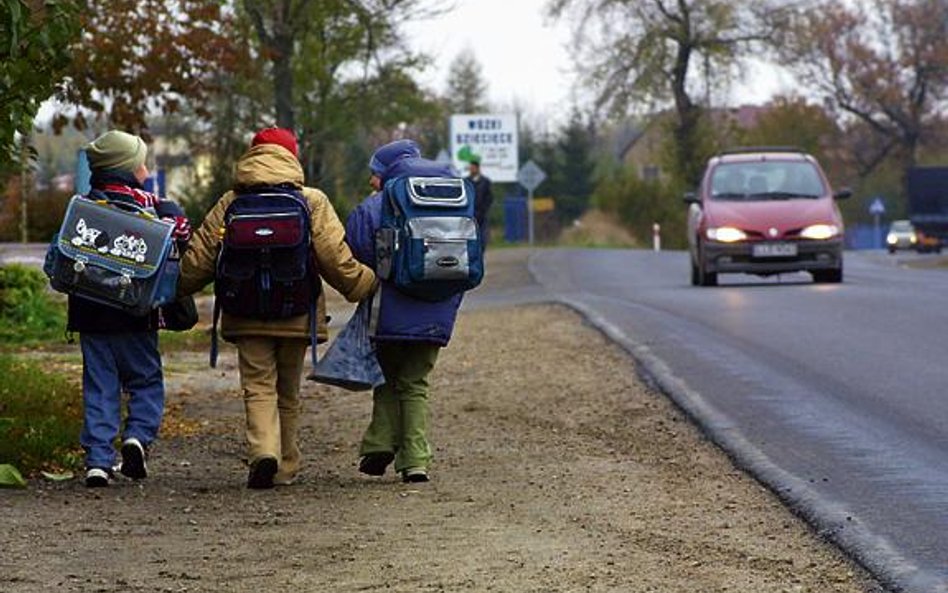 Szkolne ubezpieczenia NNW są dobrowolne. W zakresie podstawowym kosztują 30 – 60 zł miesięcznie