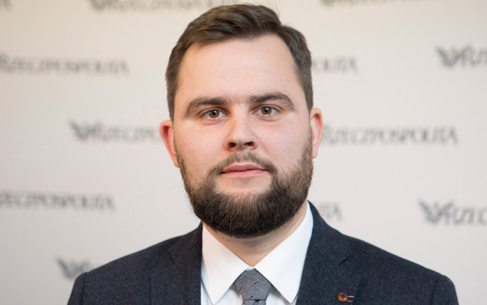 Piotr Zaremba, prezes ElectroMobility Poland: E-auto trafi pod strzechy