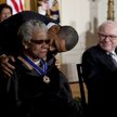 W 2010 roku Barack Obama przyznał Angelou Prezydencki Medal Wolności.