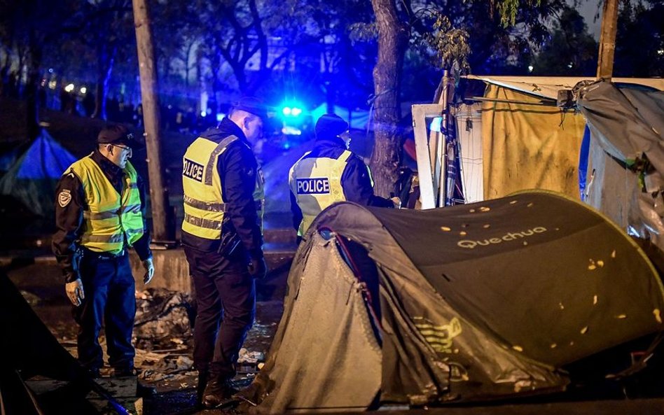 Wielka ewakuacja obozów w Paryżu. W akcji 600 policjantów