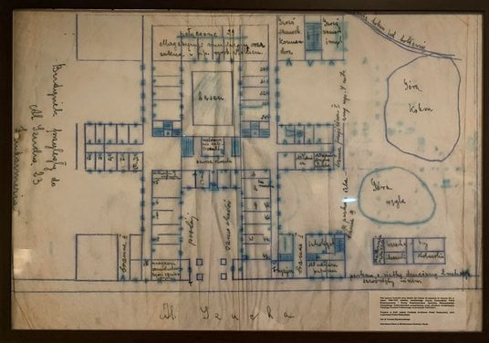 Plan parteru budynku przy Strasse der Polizei (obecnie Al. Szucha 25, siedziba MEN), w latach 1939–1