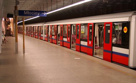 Dwie dodatkowe stacje metra – Muranów i Plac Konstytucji – mają powstać na linii metra M1 jako uzupe