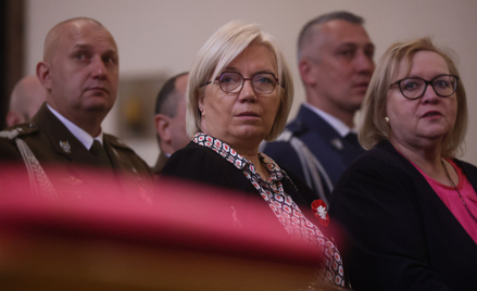 Prezes Trybunału Konstytucyjnego Julia Przyłębska (C) i Pierwsza Prezes Sądu Najwyższego Małgorzata 