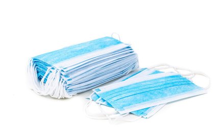 W sklepie IKEA znaleziono stos masek. Przekazano je szpitalowi