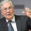 Mervyn King, gubernator Banku Anglii, nie zgadza się z opiniami, że zmiana przepisów płynnościowych 