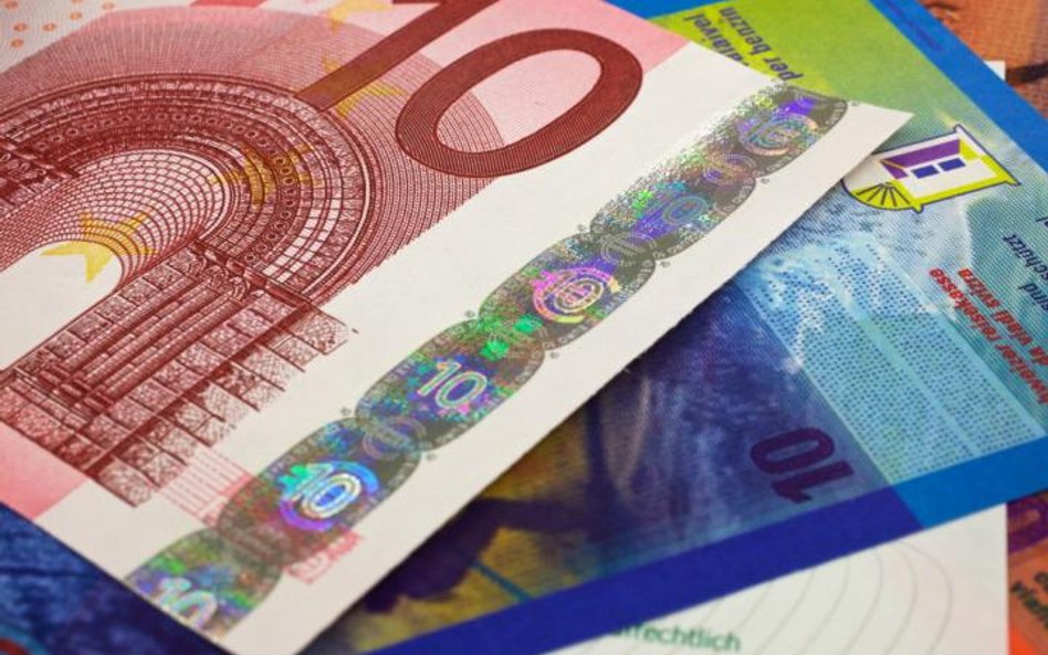 Ubywa kredytów we frankach i euro