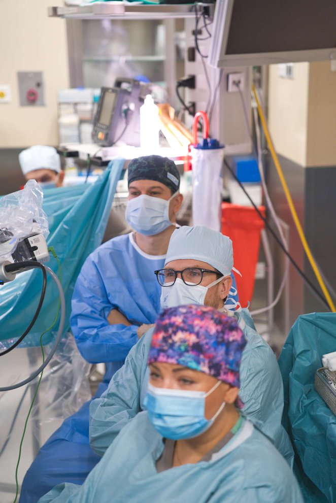 W czasie, gdy operacja była prowadzona przez polskich operatorów z Chin, w Warszawie w pełnej gotowo