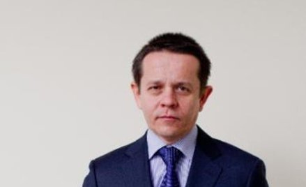 Nie ma co za dużo kombinować. Warto trzymać akcje