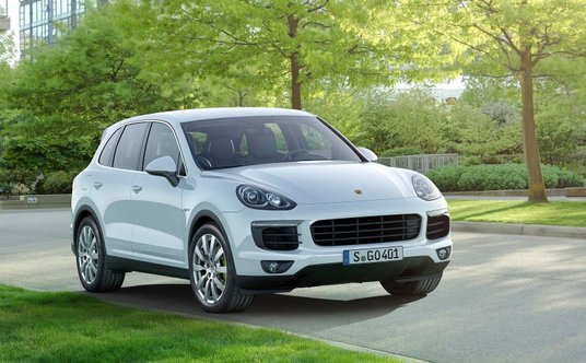 Zmodernizowana druga generacja Porsche Cayenne (2014 - 2017).