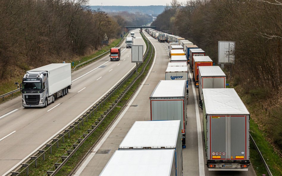 Płacą nawet 9 tys. zł na rękę, a kandydatów wciąż brak