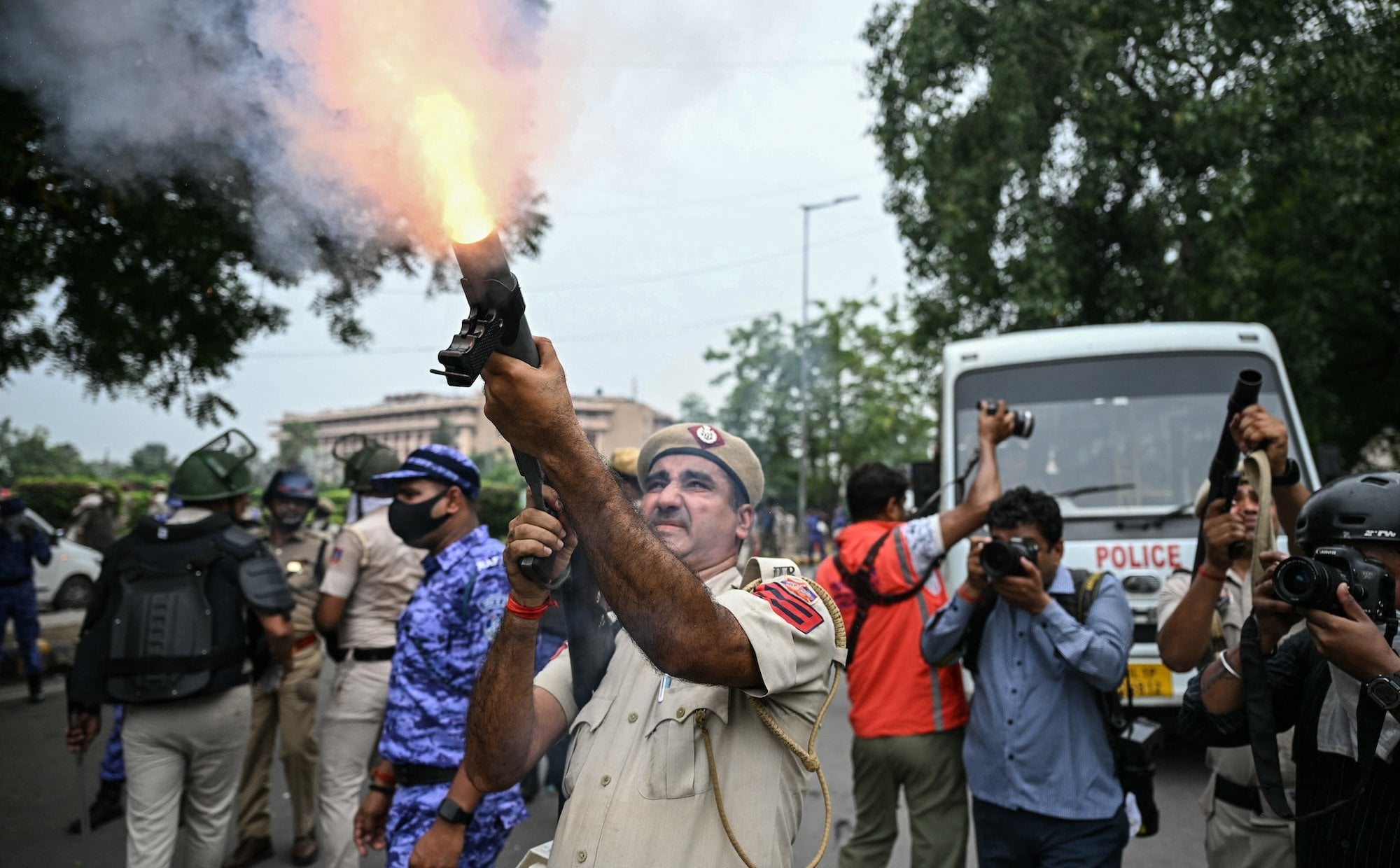 Indyjski premier Narendra Modi nie boi się karaluchów