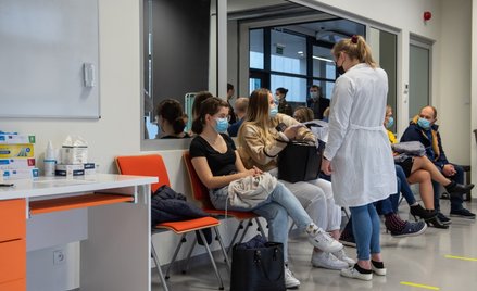 Ilu zaszczepionych zakaziło się koronawirusem? Ministerstwo przedstawia dane