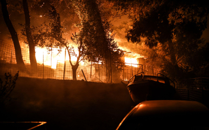 Potężne pożary w Grecji. Ogień na przedmieściach Aten