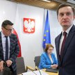 Przewodniczący sejmowej komisji sprawiedliwości poseł PiS Marek Ast (L), wiceprzewodnicząca posłanka