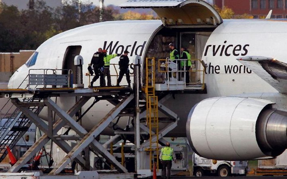 Władze amerykańskie zdecydowały o przeszukaniu kilku samolotów przewożących pocztę. Na zdjęciu opera