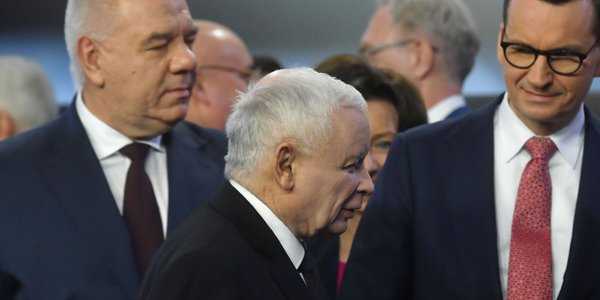 Депутаты PiS получили заявления для подписания. И крайний срок