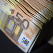 Banki centralne stronią od euro