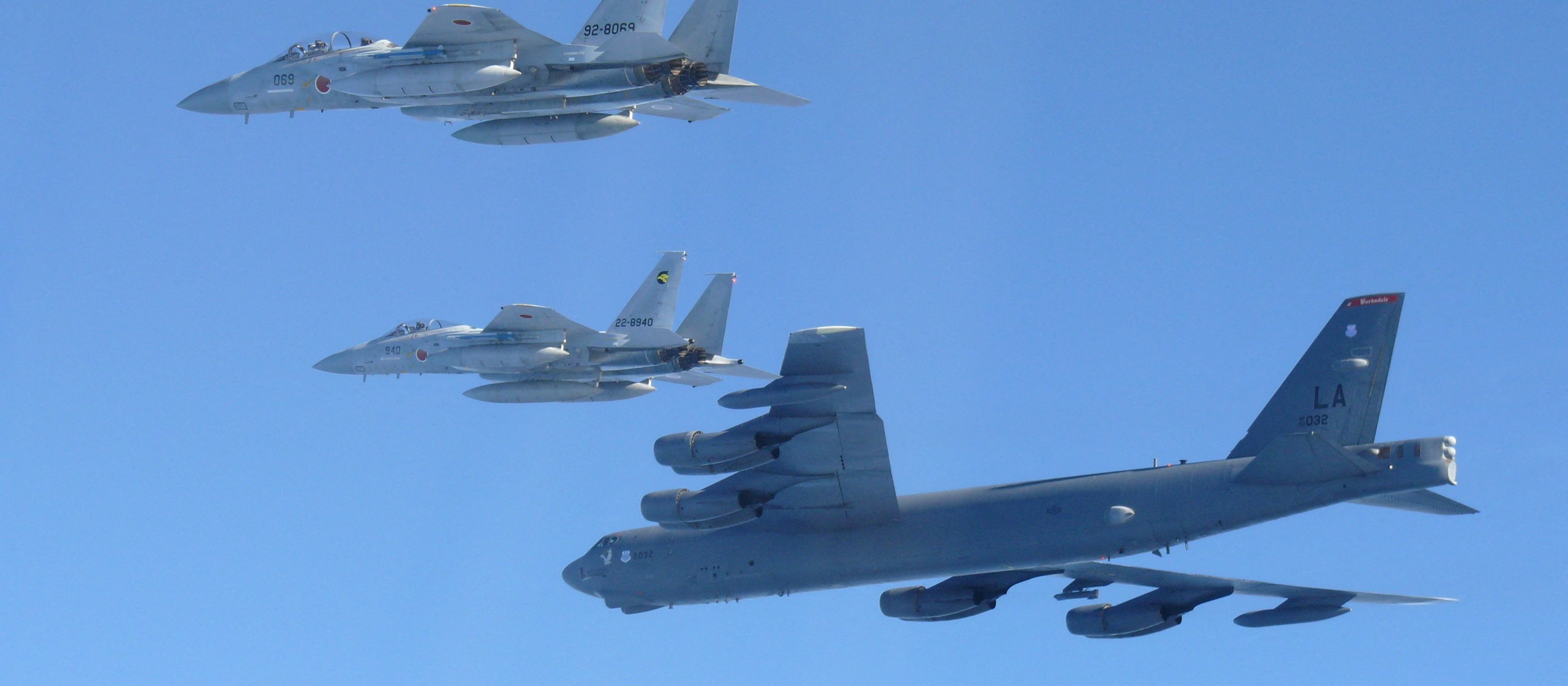 Po rosyjskich bombowcach nad Morzem Japońskim pojawiły się bombowce USA