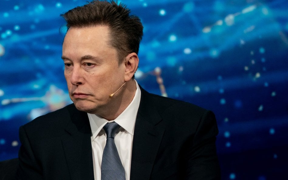 Elon Musk będzie mógł sprzedać swoje akcje SpaceX dopiero w rok po ofercie publicznej.