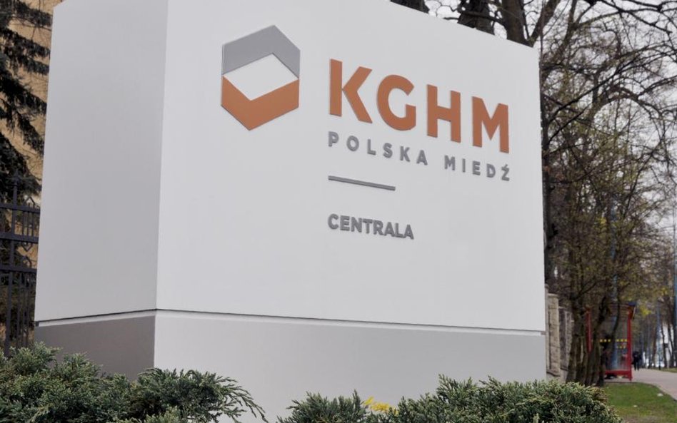 KGHM: Klincz mocarstw steruje notowaniami