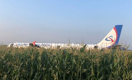 Awaryjne lądowanie Airbusa 321 pod Moskwą. Maszyna siadła na brzuchu