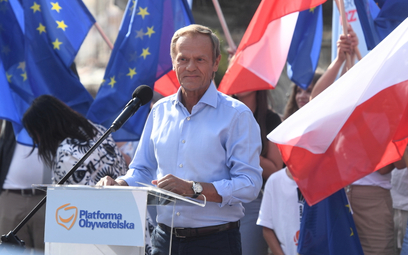 Donald Tusk podczas wystąpienia na Długim Targu w Gdańsku