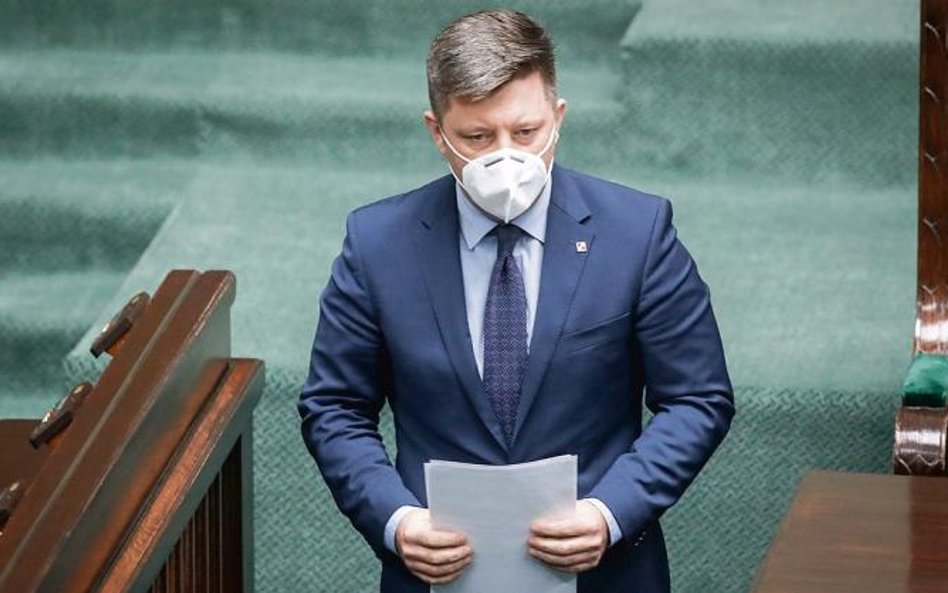 Szef Kancelarii Premiera Michał Dworczyk tłumaczy, że dzięki zmianom podsekretarze stanu będą więcej