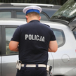 Patrol policji podczas kontroli drogowej na jednej z warszawskich ulic