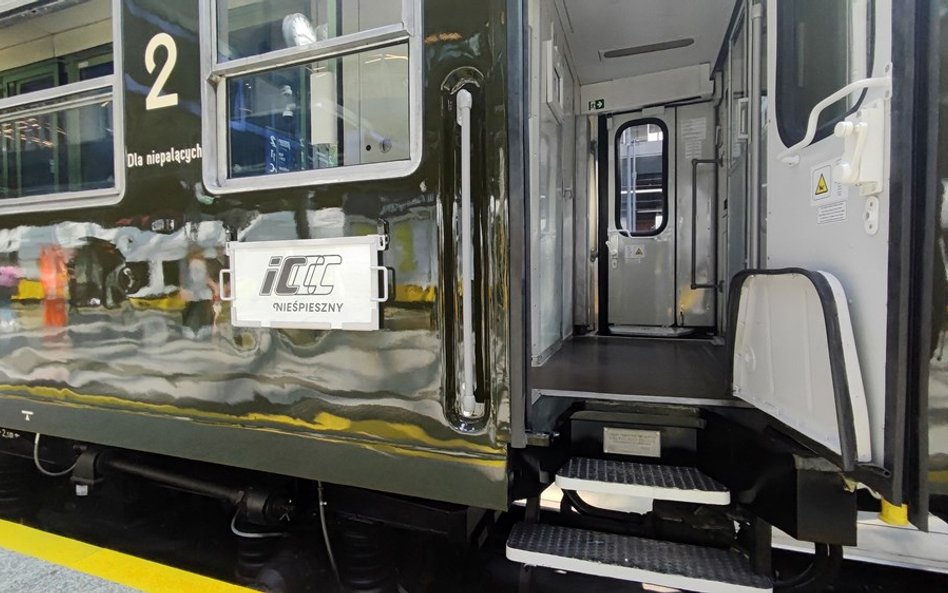 Pociąg będzie zestawiony z klasycznych wagonów pierwszej i drugiej klasy oraz kultowego wagonu barow